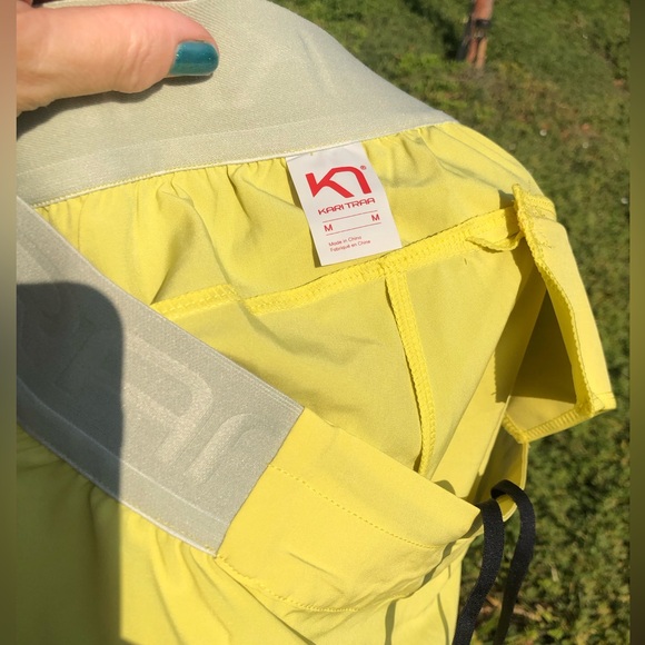 Kari Traa Nora 2.0 Shorts 4 inch - Picture 3 of 9